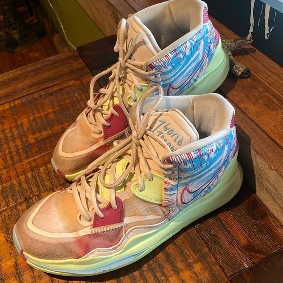 Nike Kyrie 8 Infinity 1 World 1 People - Picture 13 of 14